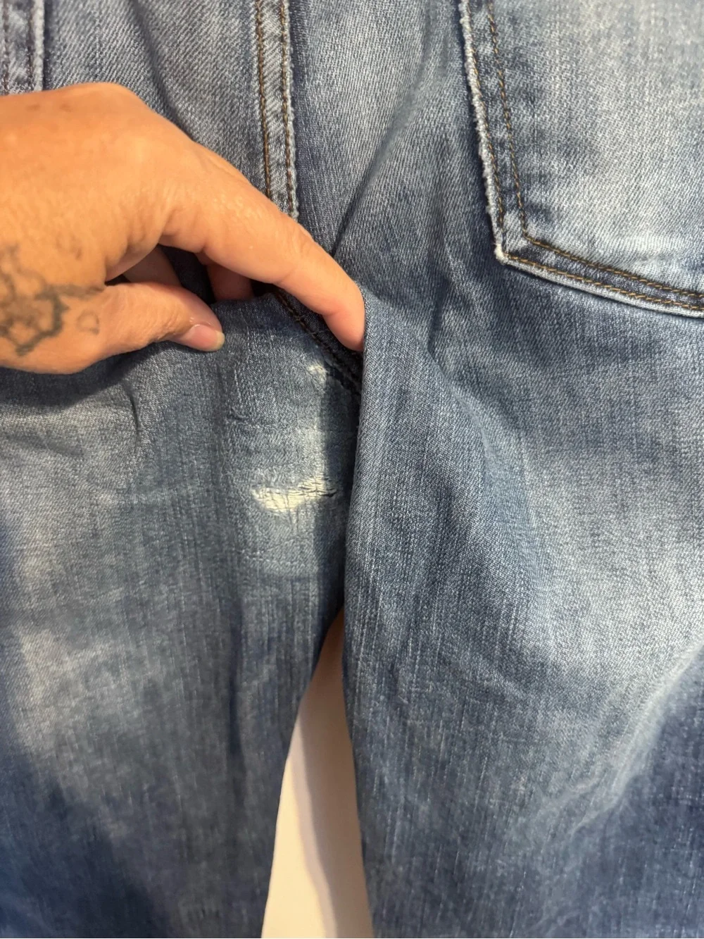 Banana Republic Men's Straight Leg Distressed Medium Wash Denim Jeans 33x34